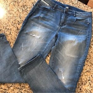 ▪️DESIGN LAB Distressed Jeans